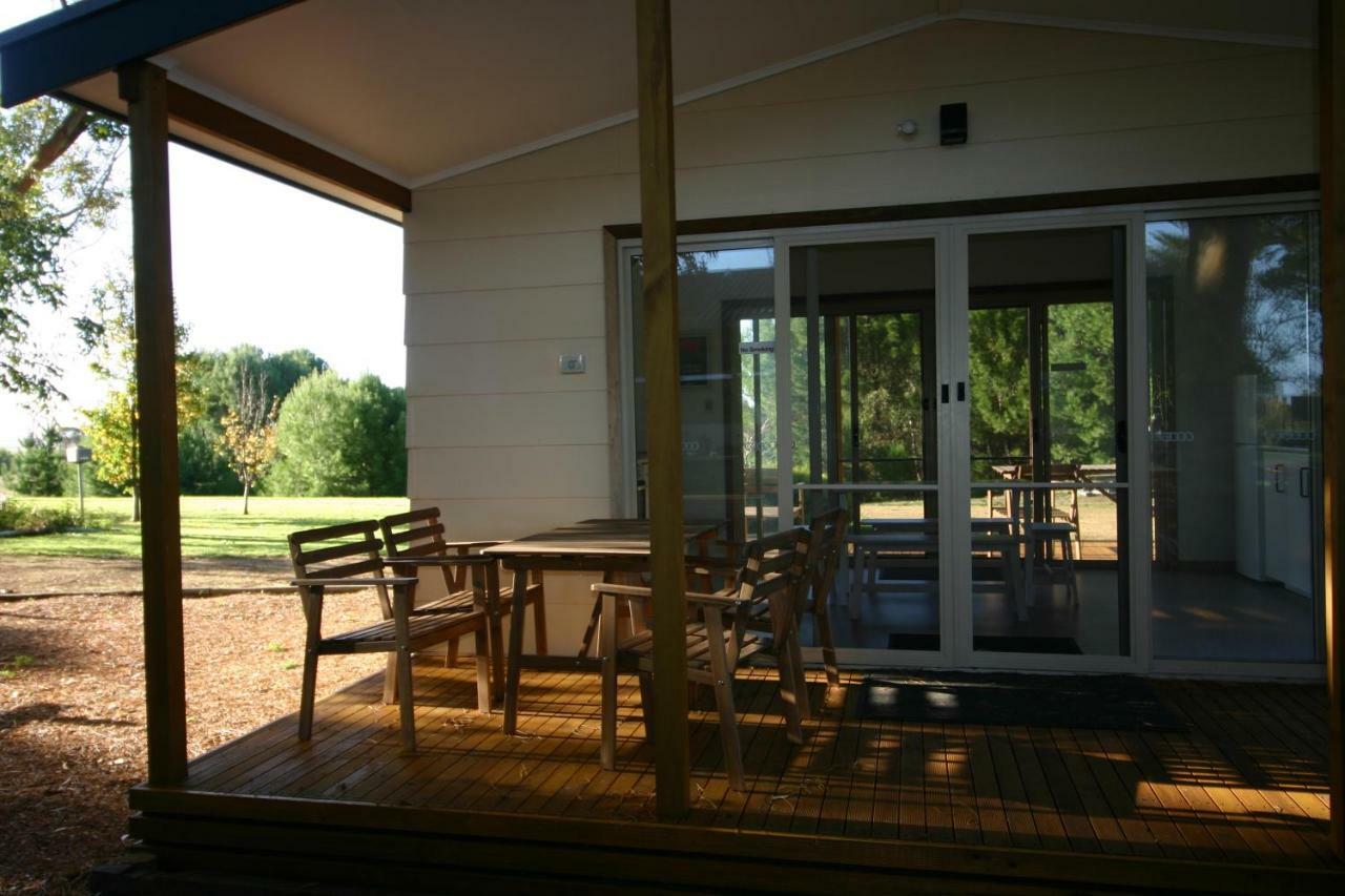 Millicent Hillview Caravan Park Esterno foto