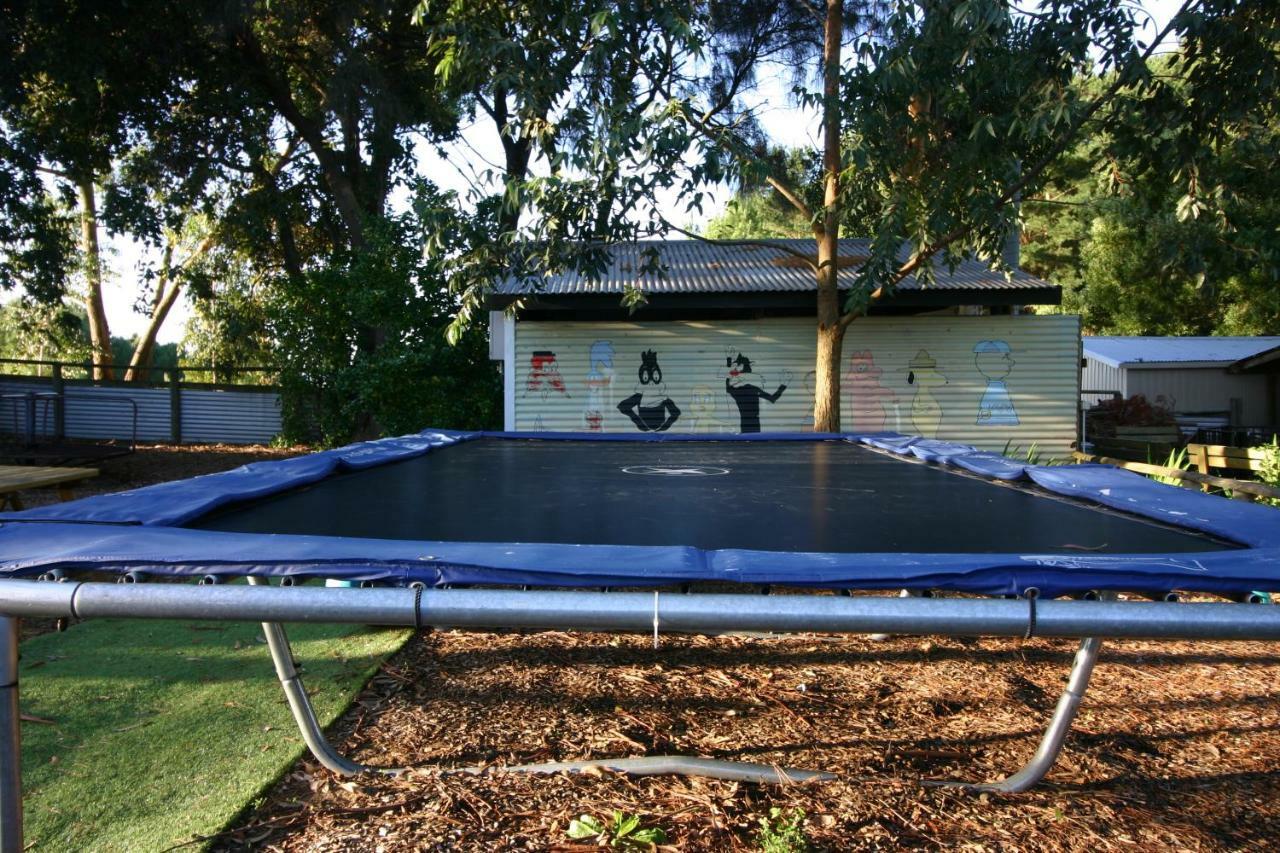 Millicent Hillview Caravan Park Esterno foto